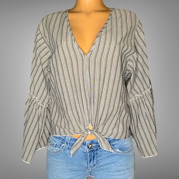 lavender field Tops - Lavender Field Bell Arm Slightly Cropped Front Knot 100% Cotton Boho Peasant Top